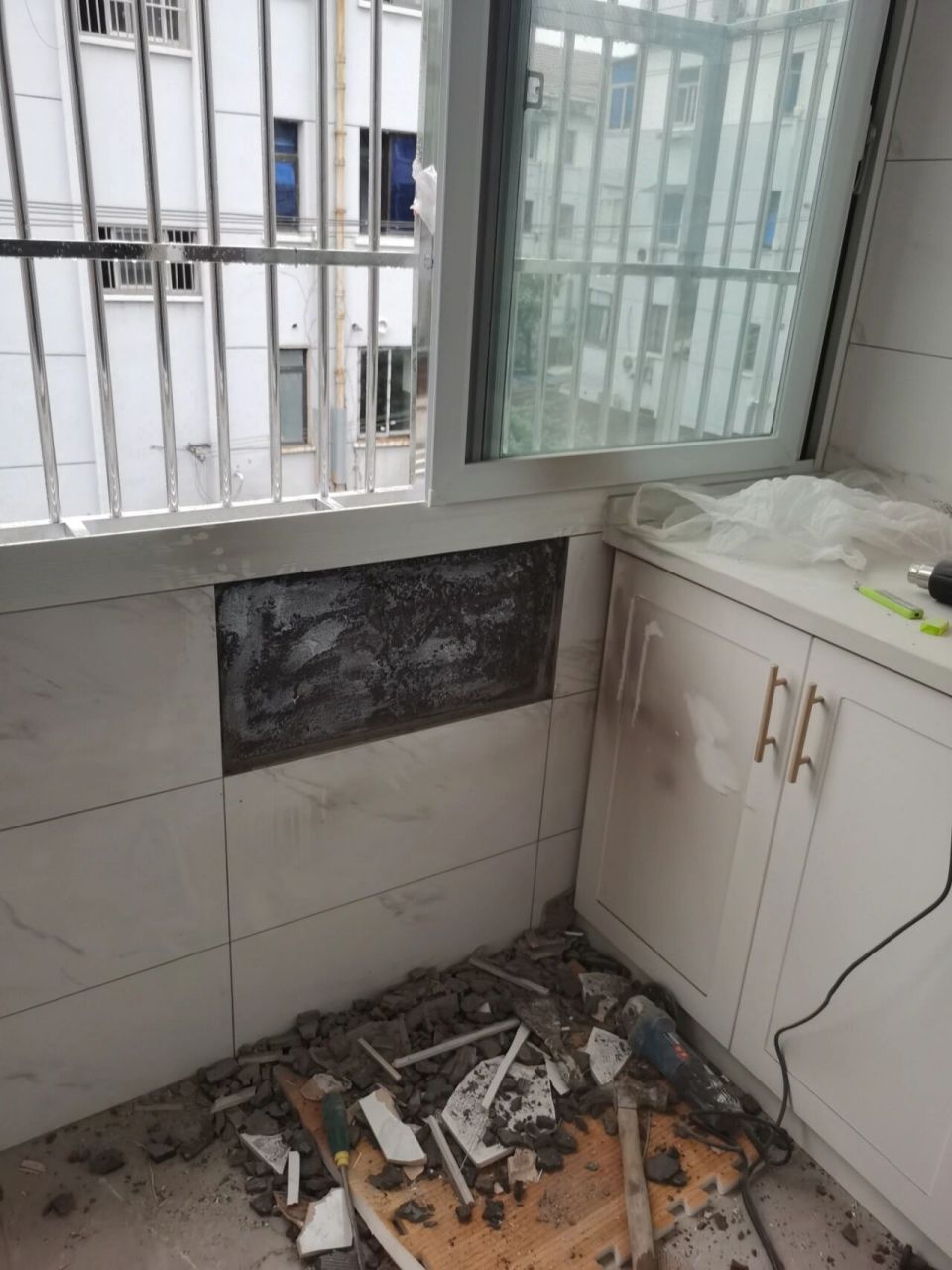 墙砖裂的原因(墙砖为什么开裂) 墙砖裂的原因(墙砖为什么开裂)